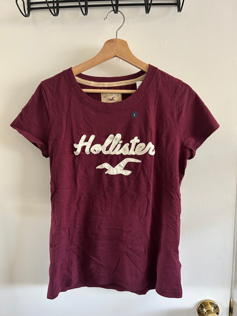 Hollister vault release classic tee - Women’s L